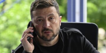 «Коалиция подвывающих». В Раде накинулись на Зеленского после Стамбула