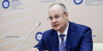 Кобяков рассказал, какой выбор делают те, кто живет на Западе