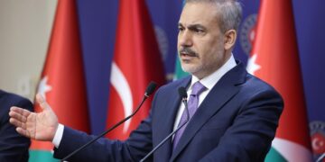 Лавров и Фидан обсудят нормализацию обстановки в Закавказье