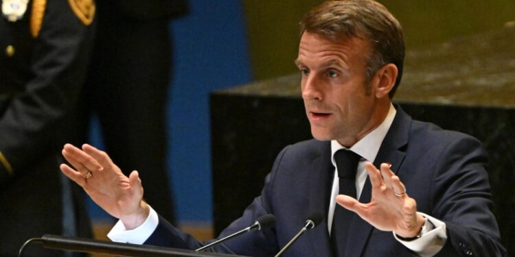 Макрон не исключил, что ЕС и США могут ввести новые санкции против России