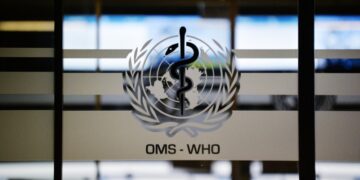 Миронов заявил, что России необходимо выйти из ВОЗ