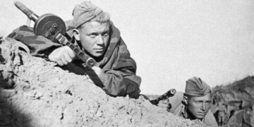 «Нашли слабое место». Как Киев переписывает историю Великой Отечественной