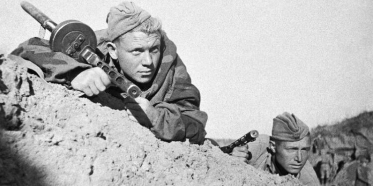 «Нашли слабое место». Как Киев переписывает историю Великой Отечественной