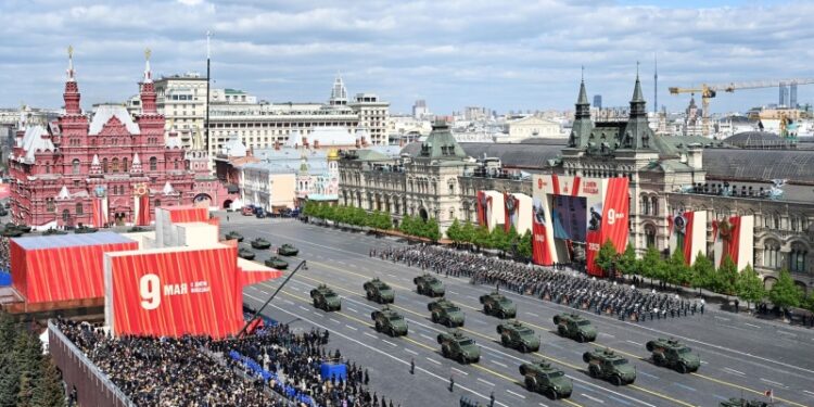 Немецкого политика впечатлил парад Победы в Москве