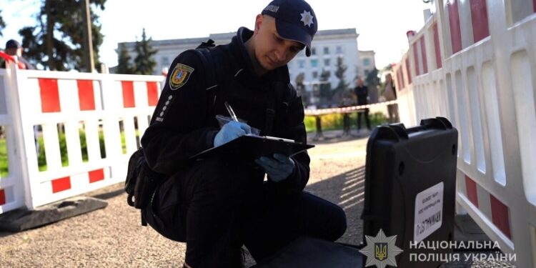 Одесские полицейские выстрелили в напавшего на них мужчину