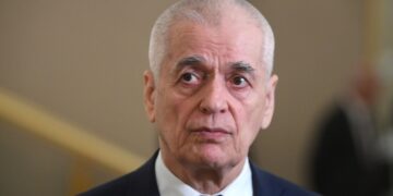 Онищенко назвал решение Трампа прекратить исследования вирусов неправильным