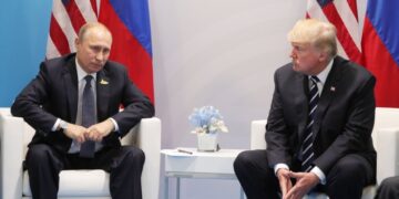 Песков ответил на вопрос о подготовке к встрече Путина и Трампа