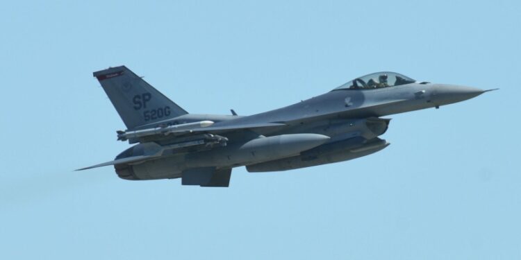 Посольство России назвало поставки F-16 Украине шагом в сторону эскалации