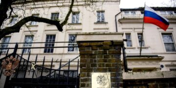 Посольство России обвинило Британию в попытке исказить правду о Победе