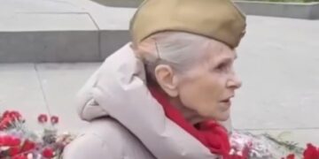 Пожилую жительницу Киева задержали из-за пилотки с красной звездой