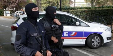 Президент Израиля призвал Францию защитить еврейскую общину