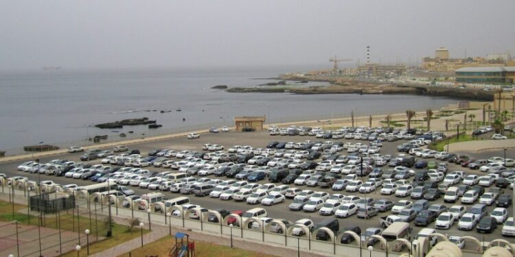 Протестующие в Триполи прибыли к зданию канцелярии премьера