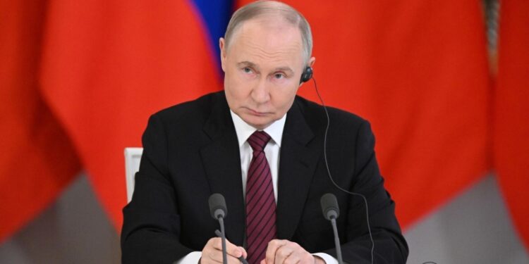 Путин начал переговоры с президентом Абхазии