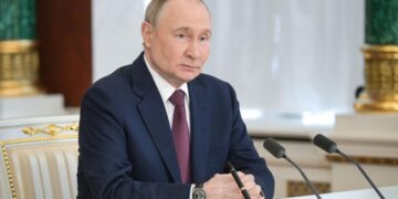 Путин начал переговоры с президентом Кубы
