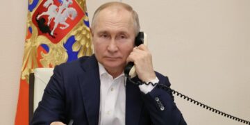 Путин провел телефонный разговор с Токаевым