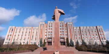 Россия предпринимает усилия для решения проблем ПМР, заявил посол