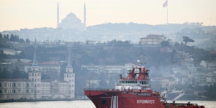 Российская делегация прибыла в Стамбул на переговоры, сообщил источник