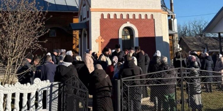 Сторонники ПЦУ отобрали три храма канонической УПЦ на западе Украины