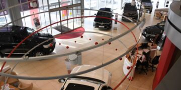 Toyota не возвращалась с прямыми продажами в Россию, считает эксперт