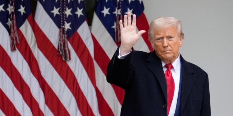 Трамп отверг предположение, что США отдаляются от переговоров по Украине