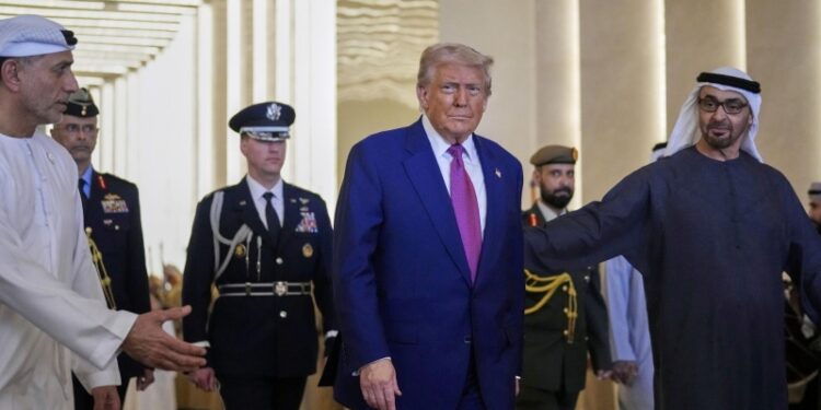 Трамп прибыл с визитом в ОАЭ