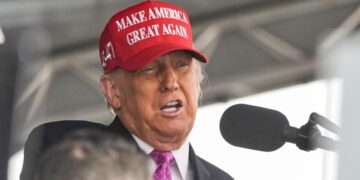 Трамп заявил, что верит в успех переговоров с Ираном по ядерной программе