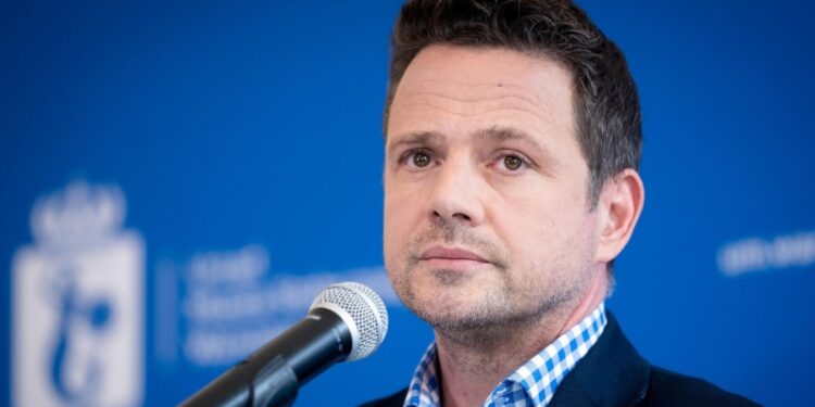 Тшасковский уверен в победе во втором туре президентских выборов в Польше