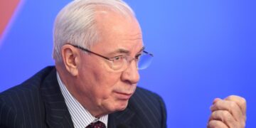 У Киева и Европы нет плана урегулирования конфликта, заявил Азаров