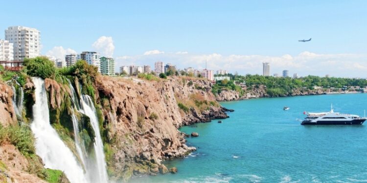 Укрепление рубля привело к стабилизации цен на туры в Турцию