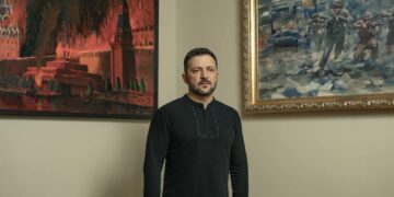 В Госдуме назвали фото Зеленского с горящим Кремлем психозом