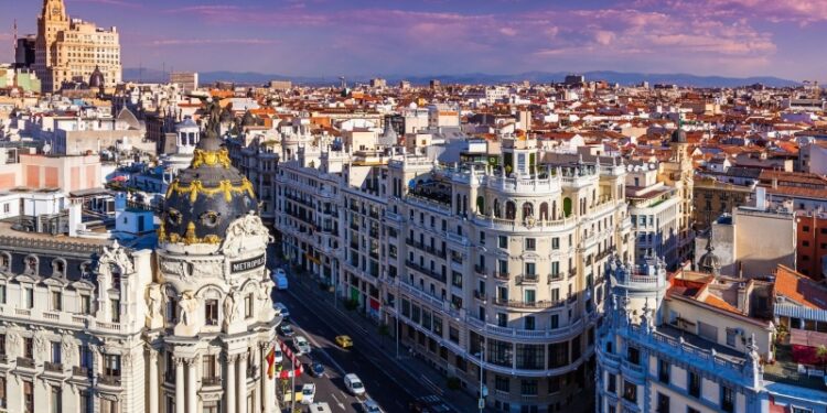 В Испании не наблюдается пересмотра истории, заявил посол Клименко