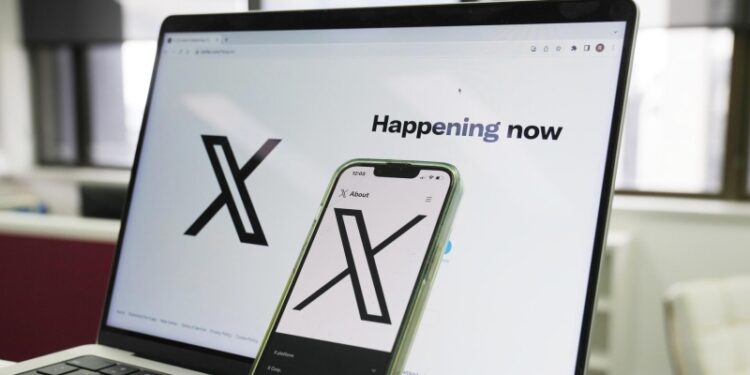 В работе соцсети X в США произошли сбои