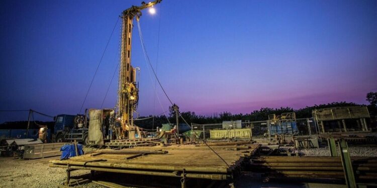 Эксперт объяснил важность снятия санкций США с проекта АЭС «Пакш-2»