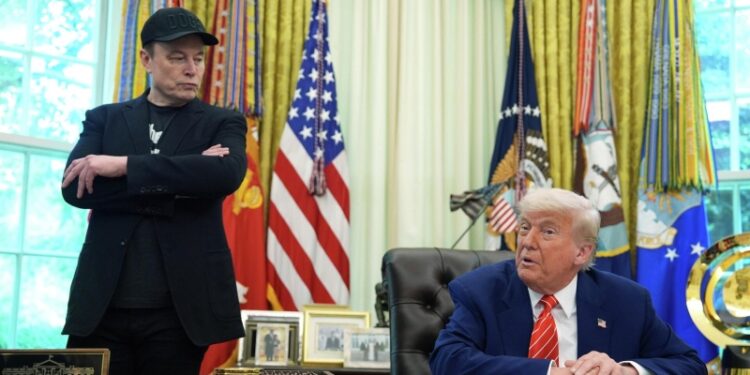 Эксперт оценил последствия конфликта между Трампом и Маском