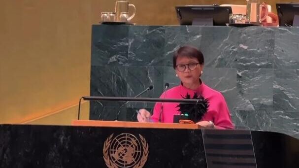 Глава МИД Индонезии опубликовал видео из Москвы под песню «Тату»