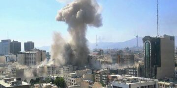 Иран пригрозил Израилю атакой на жилые кварталы и военные объекты