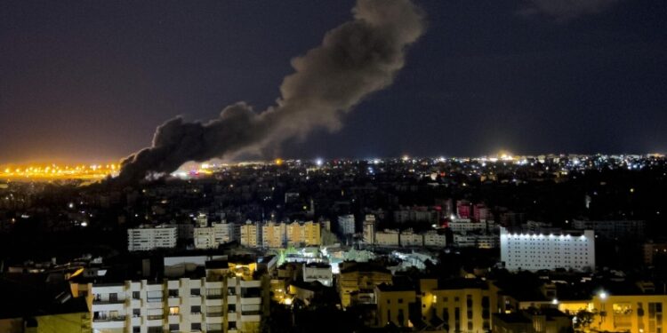 Израиль ударил по пригороду Бейрута