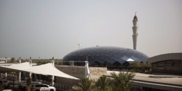 Катар открыл воздушное пространство