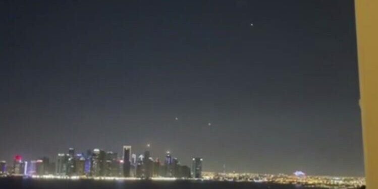 Катар заявил о перехвате почти всех иранских ракет