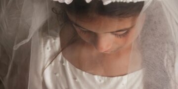 Кто стоит за «свадьбой» девятилетней украинки и британского педофила