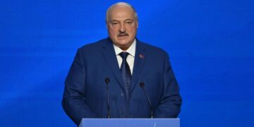 Лукашенко увидел политическую подоплеку в дефиците картофеля