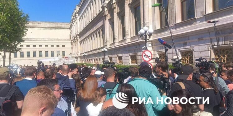 Мединский рассказал, на каком языке шли переговоры с Украиной