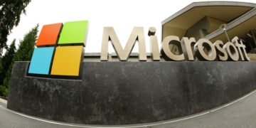 Microsoft готовит специальную версию ИИ для Пентагона, пишут СМИ
