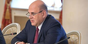 Мишустин провел телефонный разговор с Пашиняном