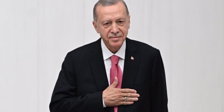 Офис Эрдогана опроверг сообщения о посте его дочери после атаки Израиля