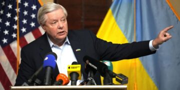 «Он все устроил»: в США призвали посадить ближайшего союзника Зеленского