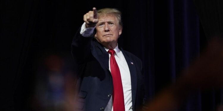 Опрос показал, кого республиканцы поддерживают в конфликте Трампа и Маска