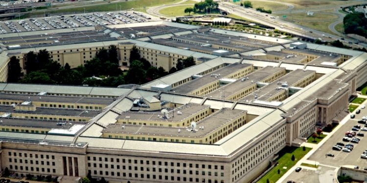 Пентагон переадресовал вопрос о боеготовности сил США на Ближнем Востоке