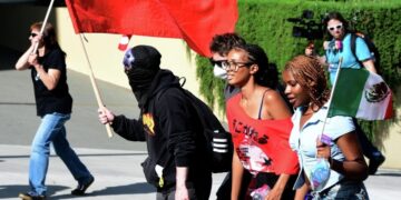 Подавляющая часть протестующих покинула улицы Лос-Анджелеса