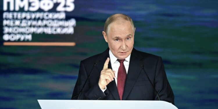 Путин назвал ущерб Евросоюза от отказа от российского газа